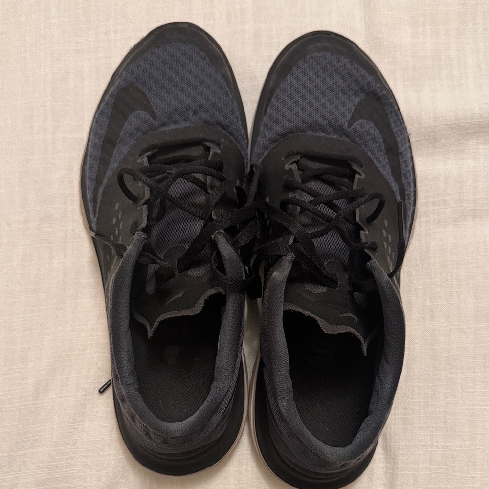 Men's Black Nike Shoes